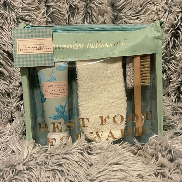 Wendy Bellissimo Other - Wendy Bellissimo 3 Piece Bath Set, Foot Spa Set
